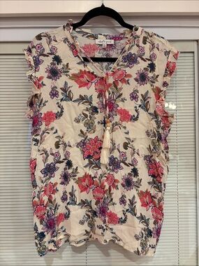About a Girl Cream Floral Blouse Size XL